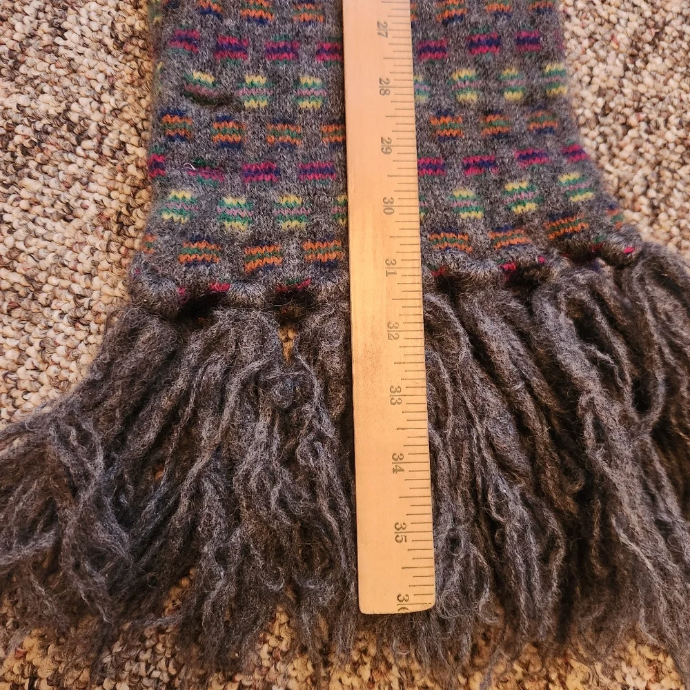 NEIMAN MARCUS Scarf Gray 100% Wool Fringe Hand Framed Made England